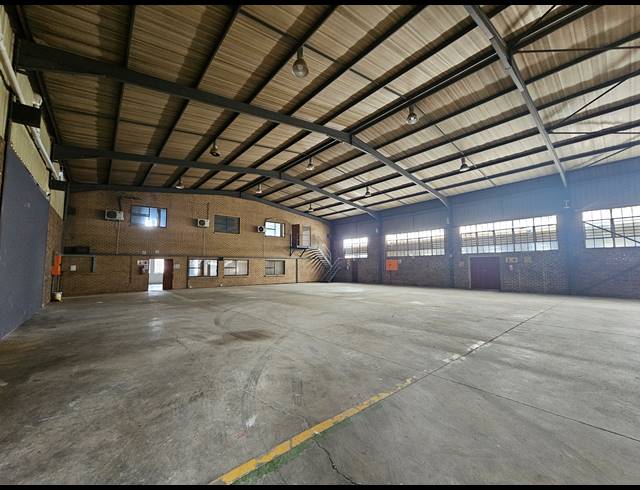 1,880M² WAREHOUSE TO LET IN MEADOWDALE